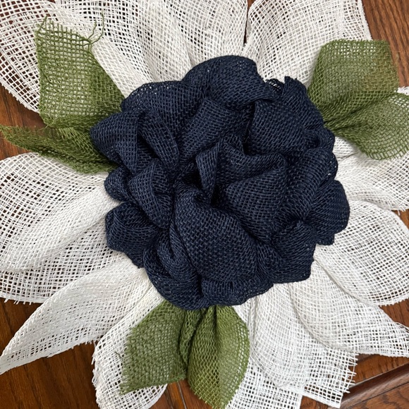 NEW Handmade Burlap Ribbon and Deco Chrysanthemum Flower Wreath - Picture 2 of 4